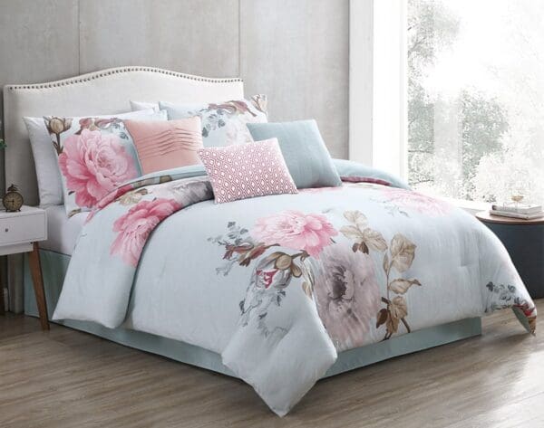 Rachelspa_1_lg-6jpg - Hallmart Collectibles Rachelspa_1_lg-6jpg