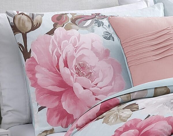 Rachelspa_4_lg-6jpg - Hallmart Collectibles Rachelspa_4_lg-6jpg