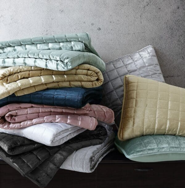 Velvetquiltsburgundy_2_lgjpg