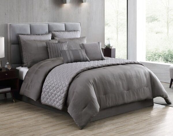 Garian_1_lgjpg - Hallmart Collectibles Garian_1_lgjpg