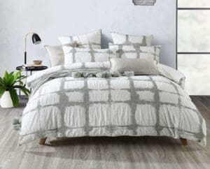 DELFORD-REF-1-NY-FALL25_lgjpg - Hallmart Collectibles DELFORD-REF-1-NY-FALL25_lgjpg