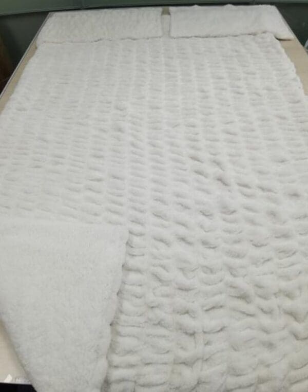 RUCHED_FUR_WHITE_lg-1jpg