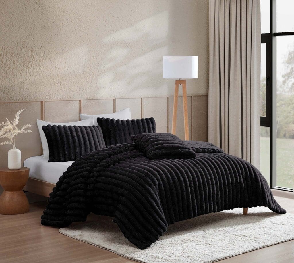 ChannelFauxFurBlack_lg-1jpg - Hallmart Collectibles ChannelFauxFurBlack_lg-1jpg