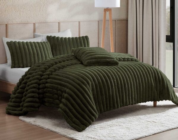 ChannelFauxFurGreen_lg-1jpg - Hallmart Collectibles ChannelFauxFurGreen_lg-1jpg