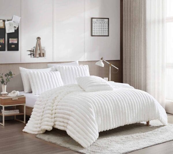 ChannelFauxFurIvory_lg-1jpg - Hallmart Collectibles ChannelFauxFurIvory_lg-1jpg