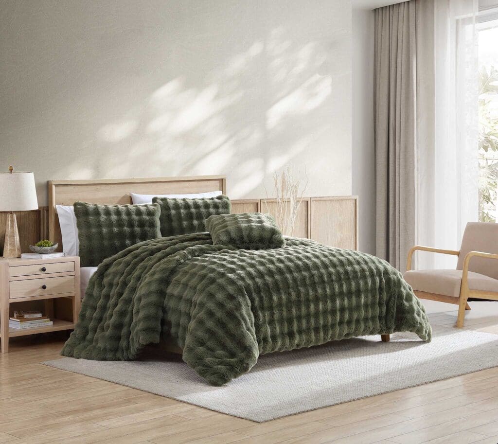 FauxFurKnollsGreen_lgjpg - Hallmart Collectibles FauxFurKnollsGreen_lgjpg