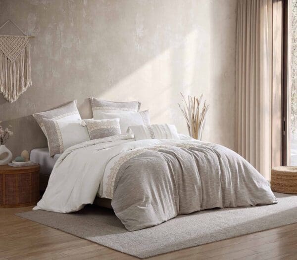 GlobalColorblock_lgjpg - Hallmart Collectibles GlobalColorblock_lgjpg