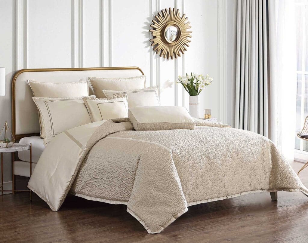 GoldQuiltedCirclesGold_lgjpg - Hallmart Collectibles GoldQuiltedCirclesGold_lgjpg