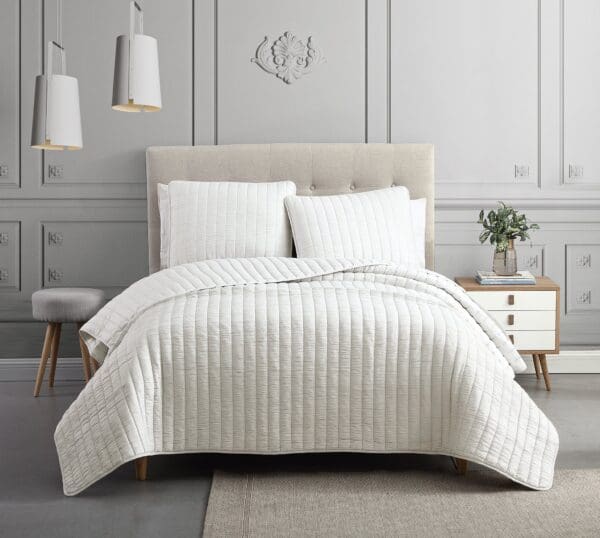 IvoryCrinkleChannel_lg-1jpg - Hallmart Collectibles IvoryCrinkleChannel_lg-1jpg