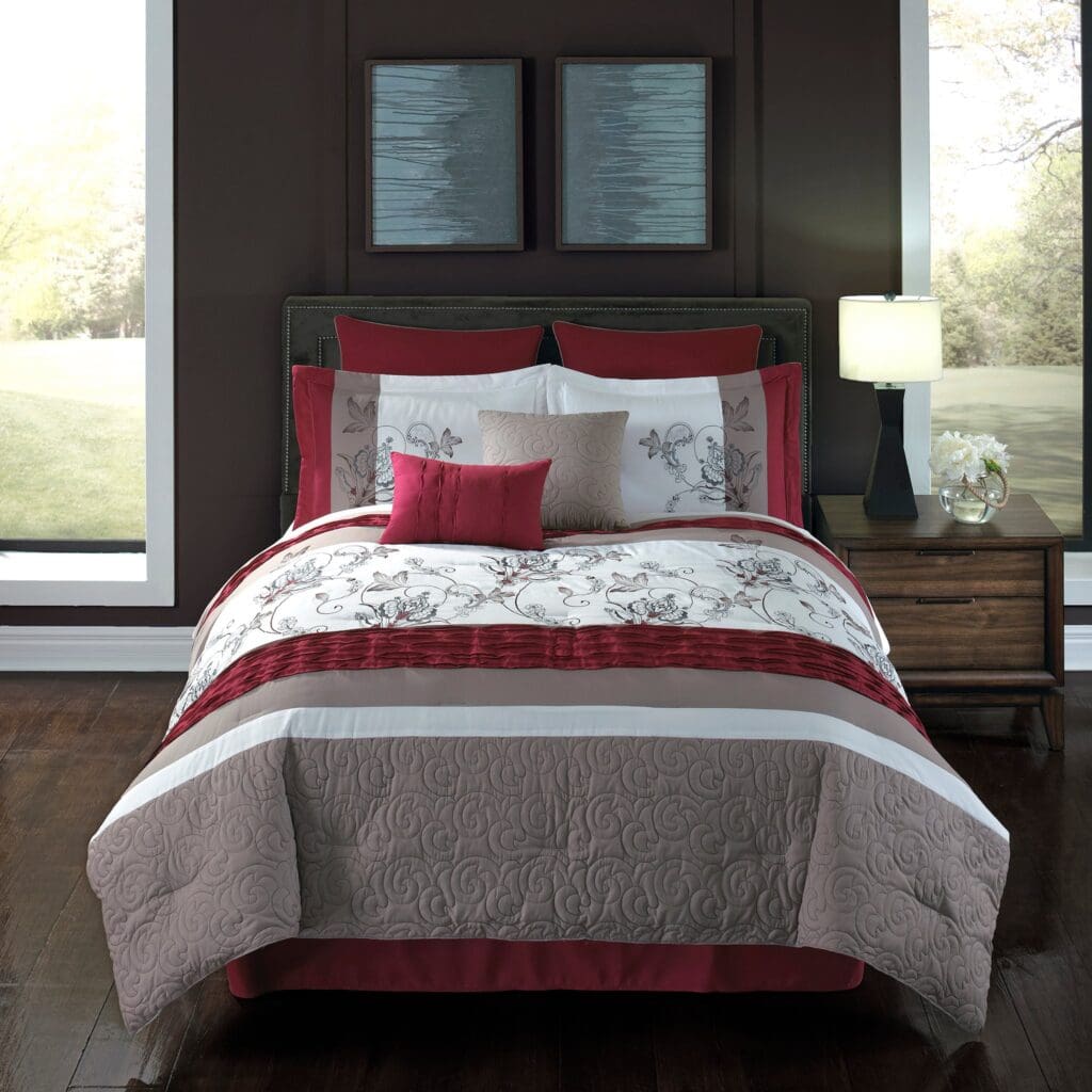 JacobeanFloralEmbSpice-Ivory-Tan_lg-1jpg - Hallmart Collectibles JacobeanFloralEmbSpice-Ivory-Tan_lg-1jpg