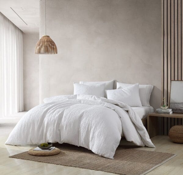 MedallionMatelasse_lg-1jpg - Hallmart Collectibles MedallionMatelasse_lg-1jpg