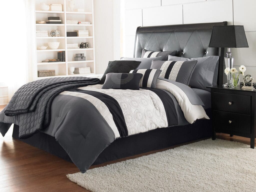 ModernGeoEmbBlack-Gray_lg-1jpg - Hallmart Collectibles ModernGeoEmbBlack-Gray_lg-1jpg