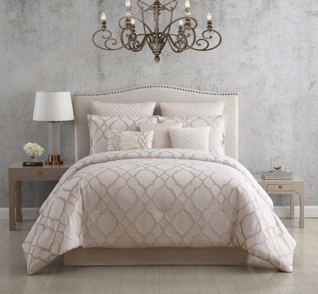 ModernTrellisWhite-Silver_lg-1jpg - Hallmart Collectibles ModernTrellisWhite-Silver_lg-1jpg