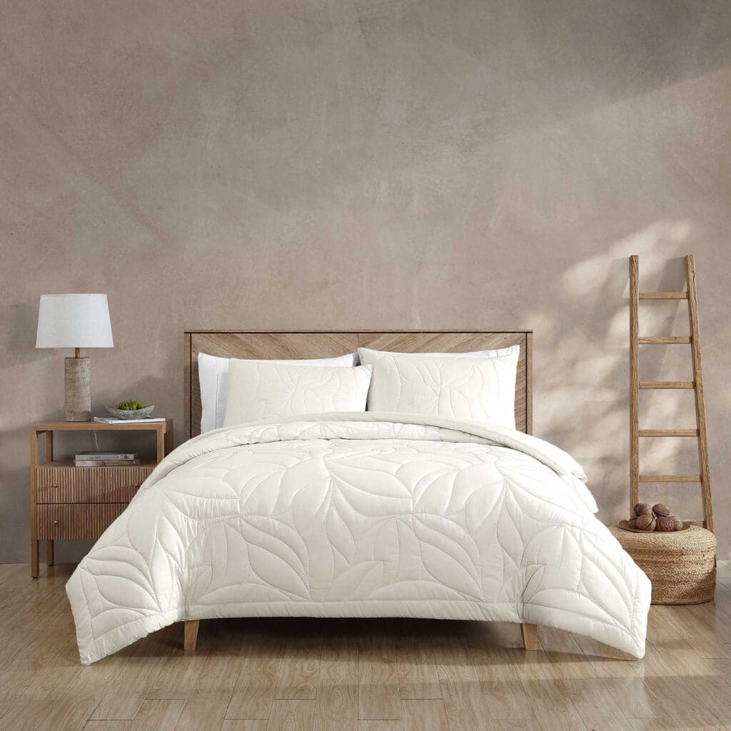 OversizedQuiltedLeafWhite_lg-1jpg - Hallmart Collectibles OversizedQuiltedLeafWhite_lg-1jpg