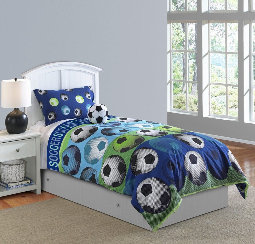 PlaySoccer_lg-1jpg - Hallmart Collectibles PlaySoccer_lg-1jpg
