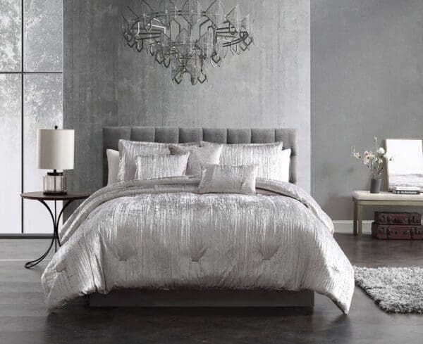 SilverCrinkle_lg-2jpg - Hallmart Collectibles SilverCrinkle_lg-2jpg