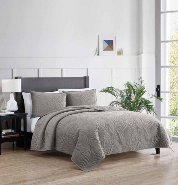 SilverLeafQuilt_lgjpg - Hallmart Collectibles SilverLeafQuilt_lgjpg