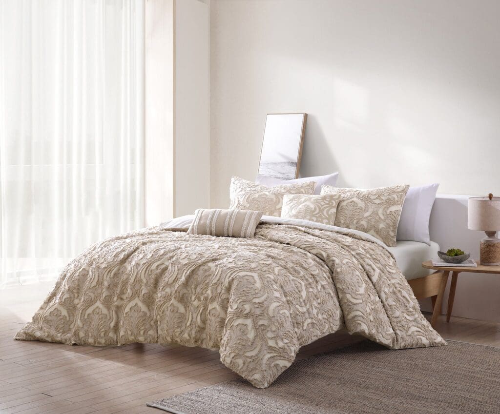 TanMedallionClip_lgjpg - Hallmart Collectibles TanMedallionClip_lgjpg