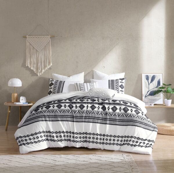 globalclipblack-white_lg-1jpg - Hallmart Collectibles globalclipblack-white_lg-1jpg