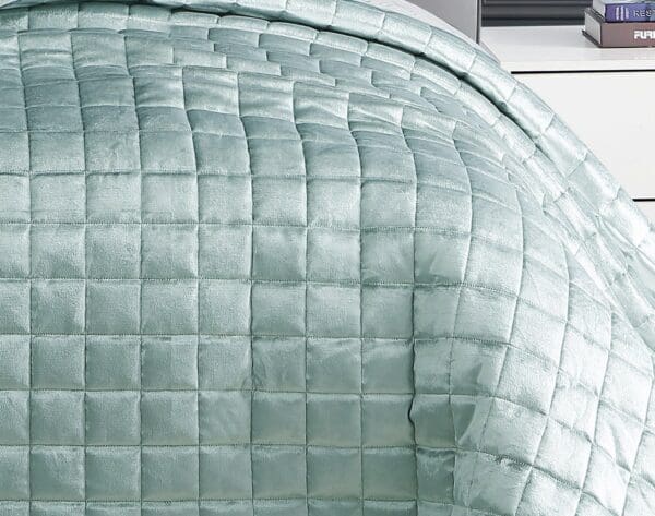 LuxeSeafoamTwin_3_lgjpg