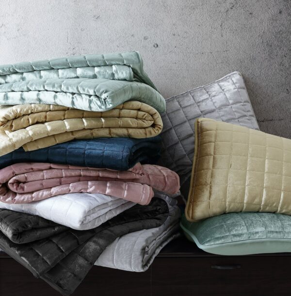 Velvetquiltsburgundy_2_lgjpg