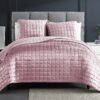 Velvetquiltsburgundy_lgjpg